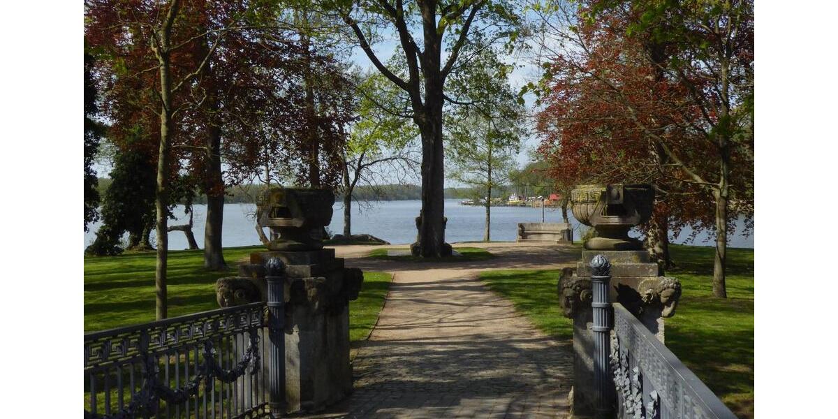 Dachgeschoßwohnung Mirow - 2.5 Zimmer, 64 m&sup2;, 416&euro; | Angebot:23697543