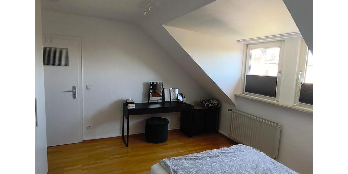 Dachgeschoßwohnung Mönchengladbach - 2 Zimmer, 55 m&sup2;, 795&euro; | Angebot:26587571