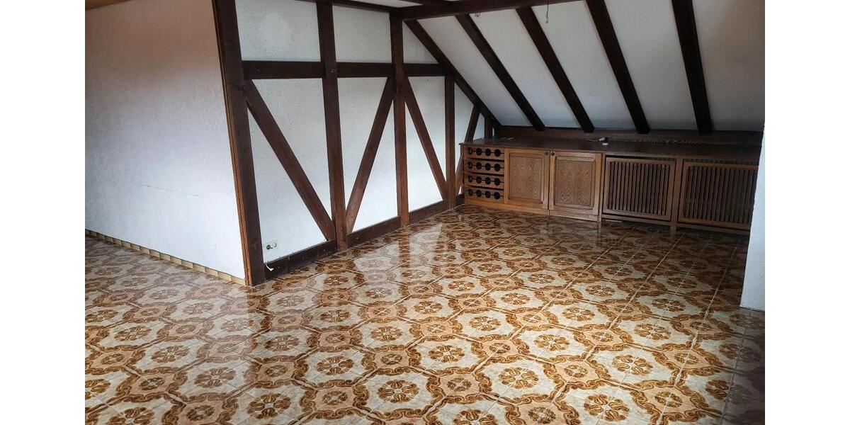 Dachgeschoßwohnung Fußgönheim - 4 Zimmer, 98 m&sup2;, 1.000&euro; | Angebot:24789052