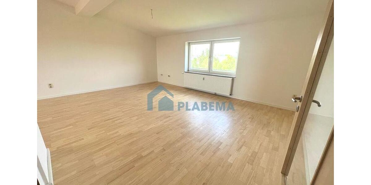 Dachgeschoßwohnung Schwerin - 4 Zimmer, 105 m&sup2;, 1.470&euro; | Angebot:26645278