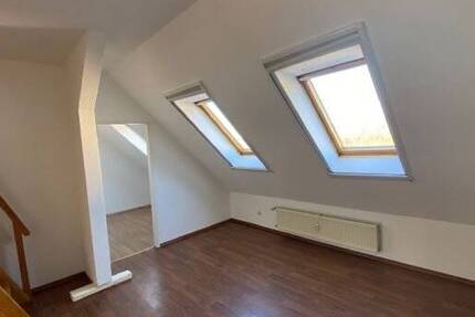 HARBURG Baererstraße, die etwas andere 2,5 Zi.-DG-Whg.62m² zzgl. ausgebautes DG auf 2. Ebene, EBK, Vollbad 980,- inkl. 2 zimmer