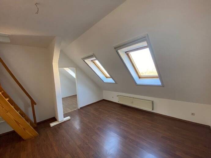 HARBURG Baererstraße, die etwas andere 2,5 Zi.-DG-Whg.62m² zzgl. ausgebautes DG auf 2. Ebene, EBK, Vollbad 980,- inkl. 2 zimmer