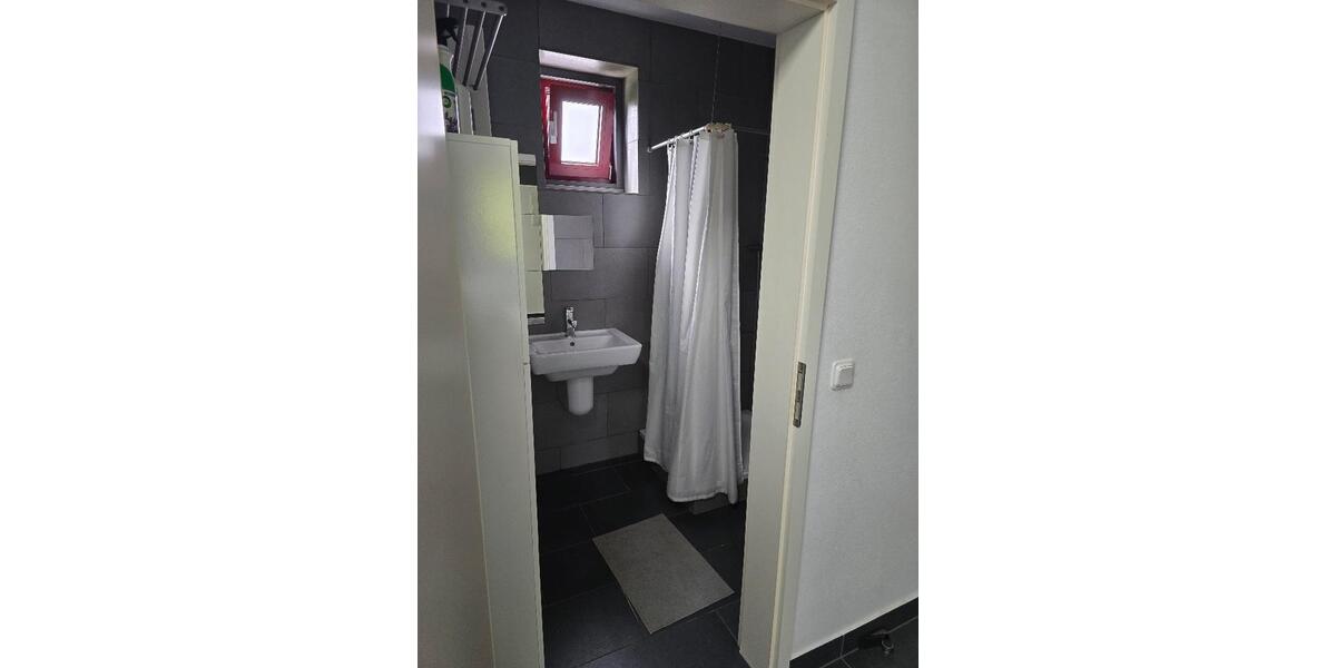 Etagenwohnung Saarbrücken West - 1 Zimmer, 43 m&sup2;, 700&euro; | Angebot:26047348