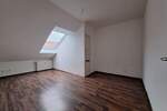 Großzügige 3-Zimmer Dachgeschoßwohnung mit Balkon und Stellplatz 3 zimmer