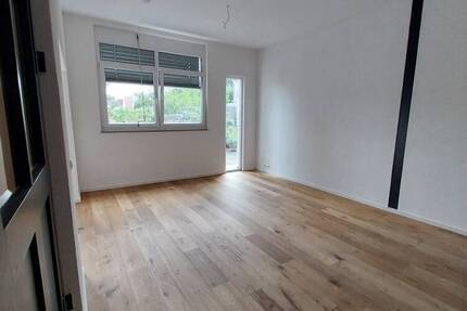 Frisch renovierte 2 Zimmerwohnung in ruhiger Lage in Singen zu vermieten