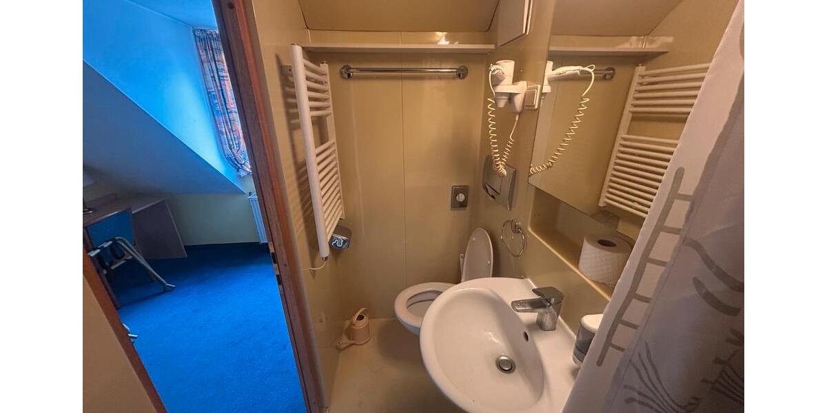 Dachgeschoßwohnung München Sendling-Westpark - 1 Zimmer, 20 m&sup2;, 950&euro; | Angebot:26561822