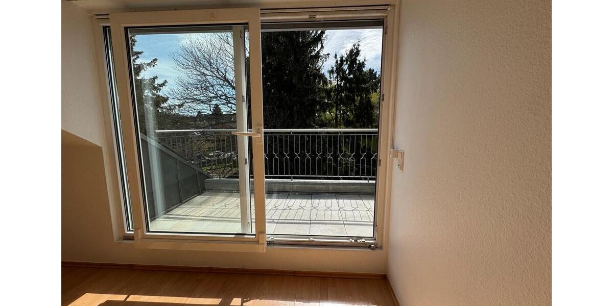 Dachgeschoßwohnung Aachen Eilendorf - 2 Zimmer, 70 m&sup2;, 700&euro; | Angebot:26272565