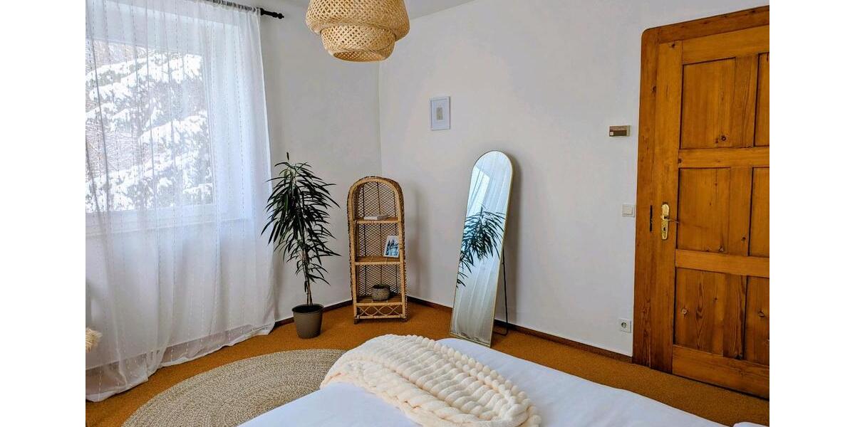 Wohnen auf Zeit Münsingen - 5 Zimmer, 130 m&sup2;, 1.800&euro; | Angebot:25562873