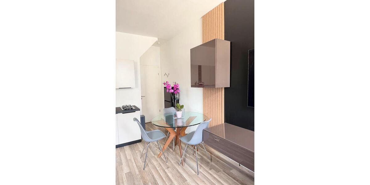 Etagenwohnung Wiesbaden - 2 Zimmer, 25 m&sup2;, 1.200&euro; | Angebot:26299950