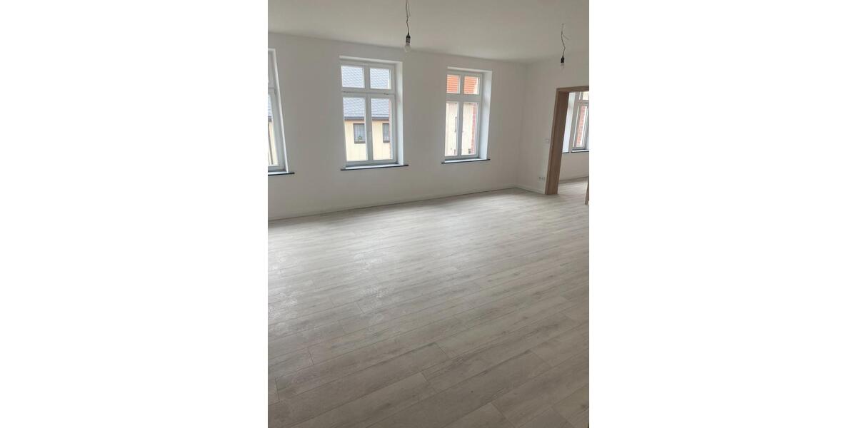 Etagenwohnung Zschopau - 4 Zimmer, 95 m&sup2;, 997&euro; | Angebot:24685304