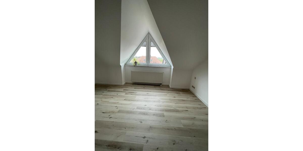 Dachgeschoßwohnung Tangerhütte - 4 Zimmer, 160 m&sup2;, 1.000&euro; | Angebot:26461435