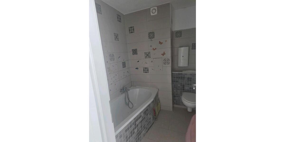 Dachgeschoßwohnung Saarbrücken West - 4 Zimmer, 105 m&sup2;, 800&euro; | Angebot:25869330