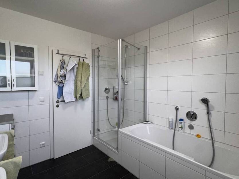 Moderne und große DHH mit Süd-West-Garten in Ortsrandlage Aschheim