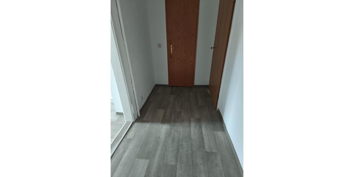 Erdgeschoßwohnung Weißenfels - 2 Zimmer, 53 m&sup2;, 300&euro; | Angebot:23907625