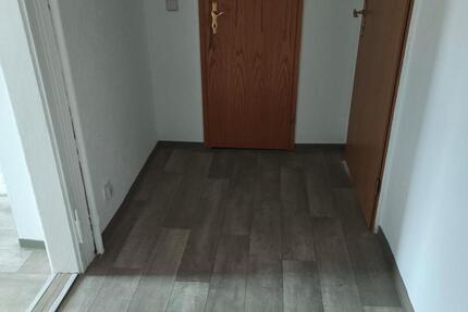 Wohnung Weißenfels - 2 Zimmer, 53 m&sup2;, 300&euro; | Angebot:23907625