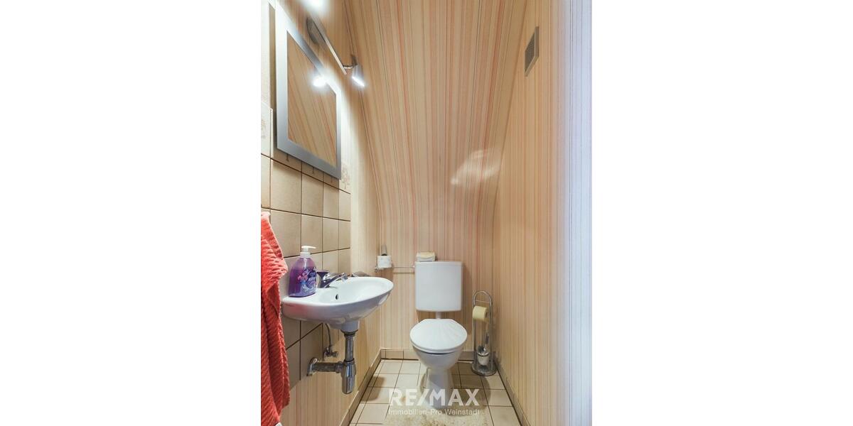 Dachgeschoßwohnung Weinstadt - 3 Zimmer, 80 m&sup2;, 810&euro; | Angebot:26574380