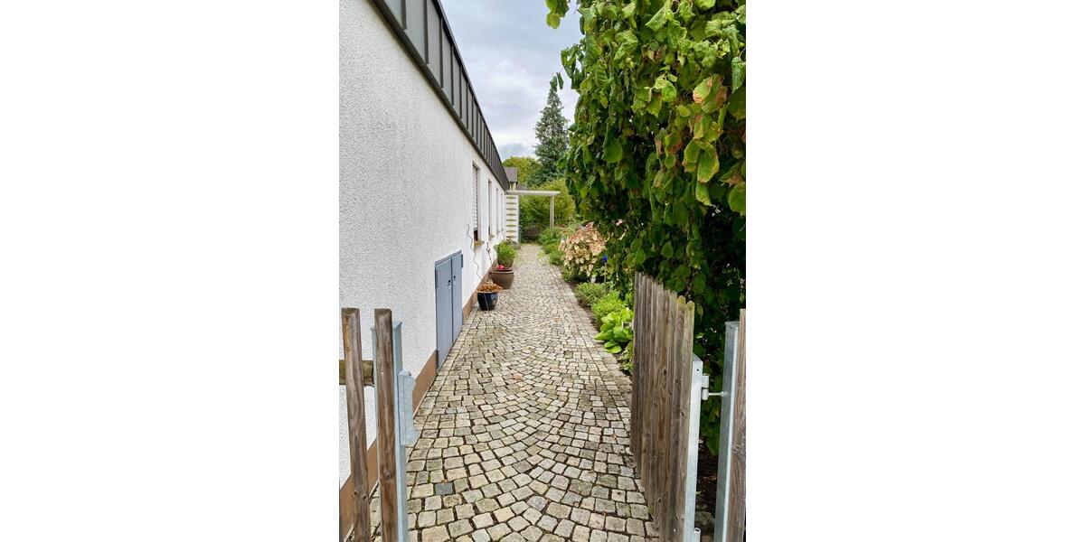 Einfamilienhaus Regensburg Konradsiedlung - 5 Zimmer, 135 m&sup2;, 2.190&euro; | Angebot:24752741