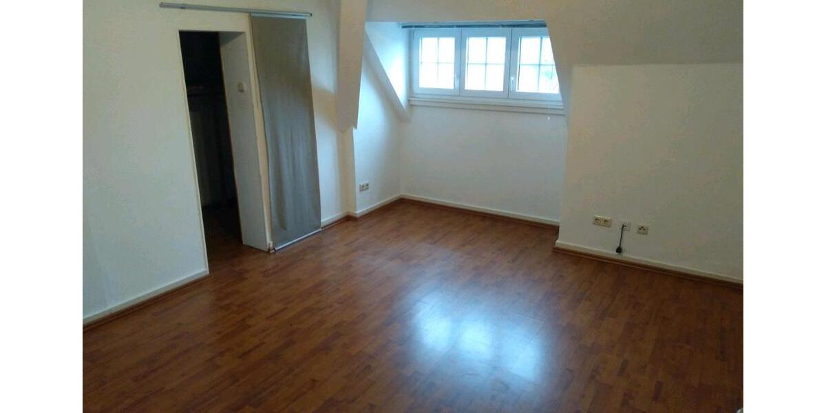 Dachgeschoßwohnung Darmstadt Eberstadt - 4 Zimmer, 115 m&sup2;, 2.350&euro; | Angebot:24752028