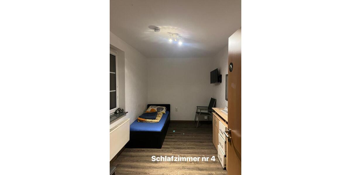 Wohnen auf Zeit Hilchenbach - 7 Zimmer, 140 m&sup2;, 25&euro; | Angebot:26003726
