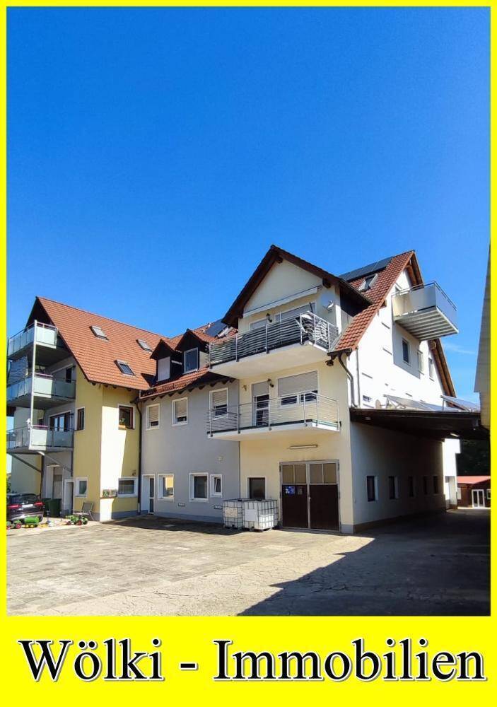 *** XXXL- Wohnung! *** neu Renovierte 4 Zimmer - Wohnung mit viel Platz & großen Balkon! ***