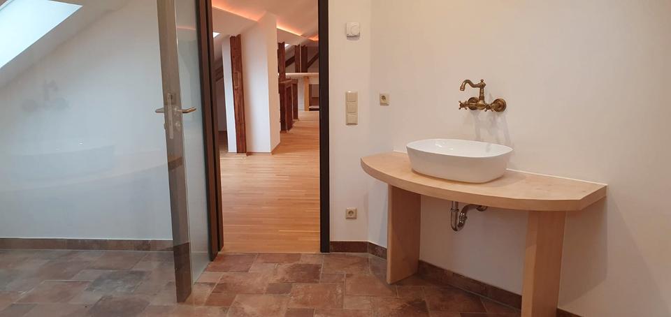 Dachgeschoßwohnung Klingenthal - 1 Zimmer, 92 m&sup2;, 450&euro; | Angebot:27602708