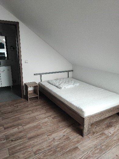 Dachgeschoßwohnung Adlkofen - 1 Zimmer, 16 m&sup2;, 390&euro; | Angebot:26678757