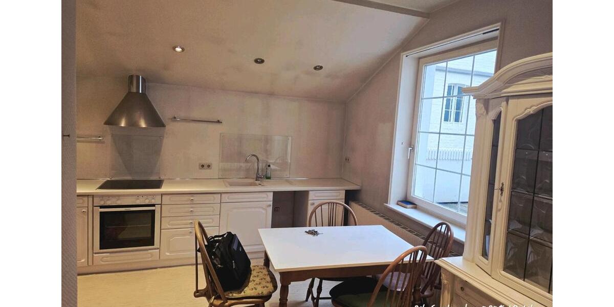 Etagenwohnung Bedburg - 6 Zimmer, 180 m&sup2;, 1.800&euro; | Angebot:25216102