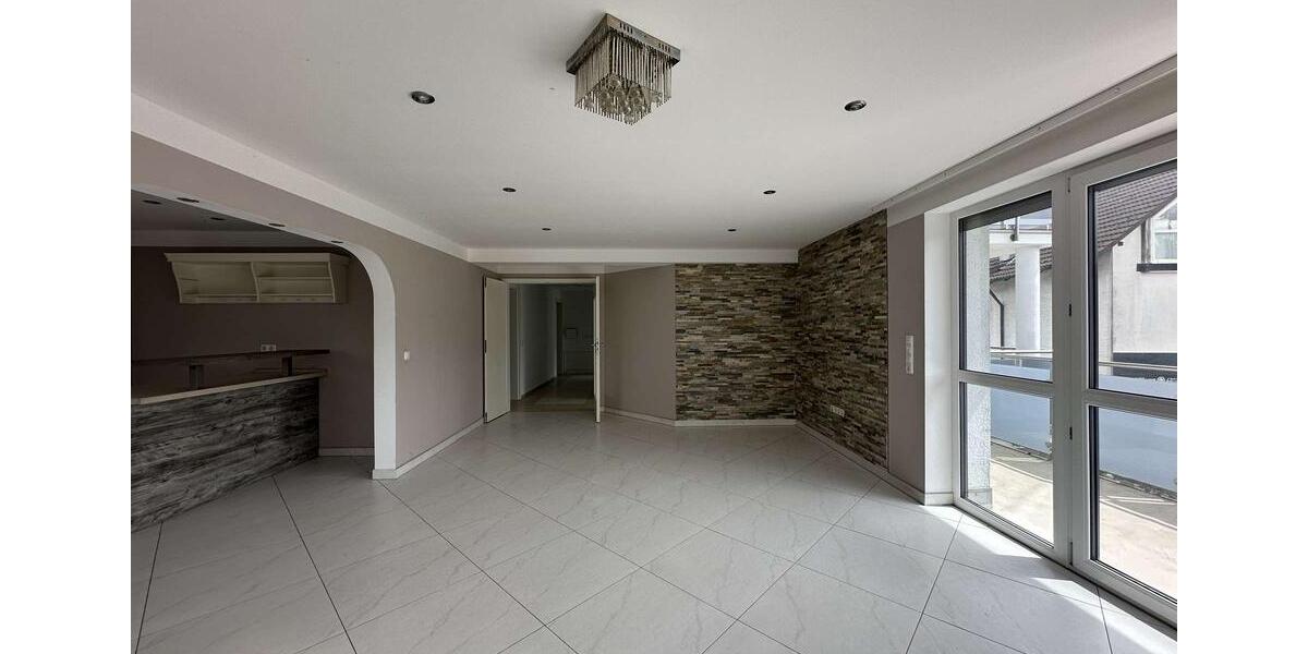 Etagenwohnung Friedberg - 3 Zimmer, 118 m&sup2;, 1.700&euro; | Angebot:26632572