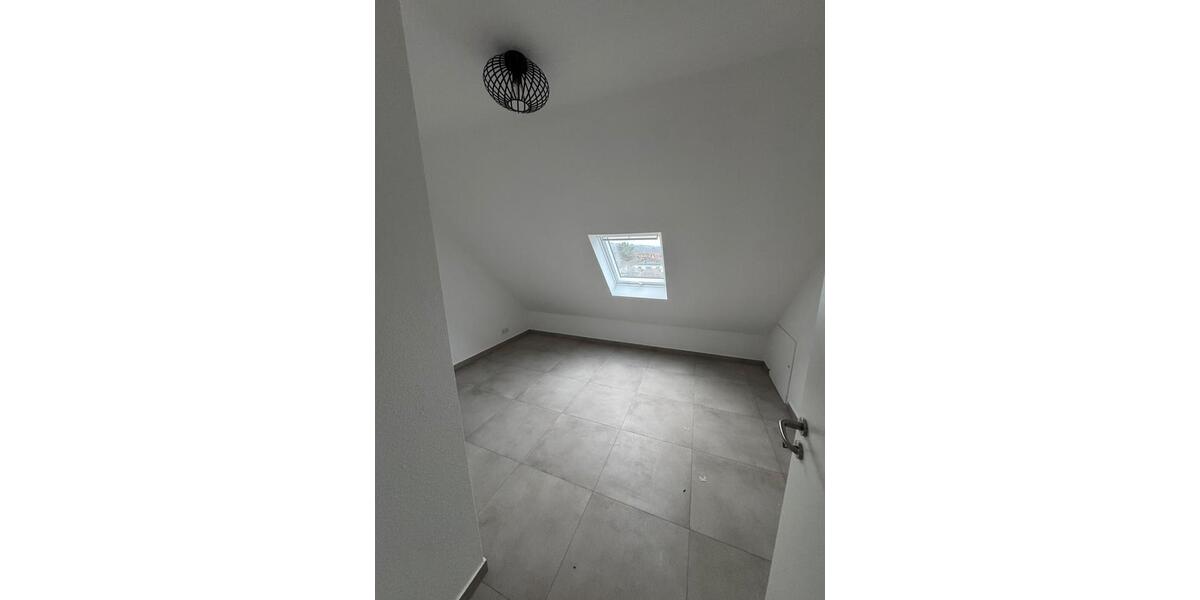 Dachgeschoßwohnung Pohlheim - 3 Zimmer, 80 m&sup2;, 960&euro; | Angebot:26547109