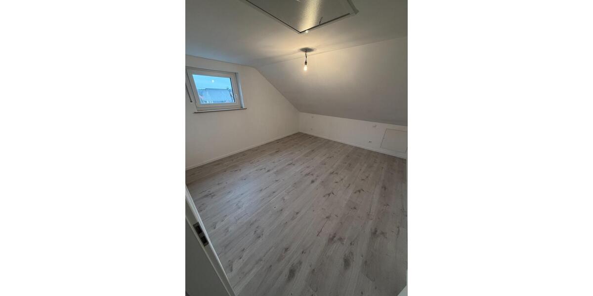 Dachgeschoßwohnung Schwarzach bei Nabburg - 3 Zimmer, 66 m&sup2;, 700&euro; | Angebot:25055893