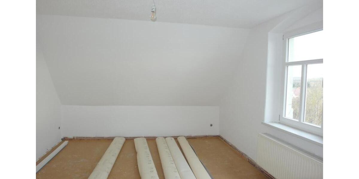 Dachgeschoßwohnung Löbau - 3 Zimmer, 77 m&sup2;, 425&euro; | Angebot:25869642