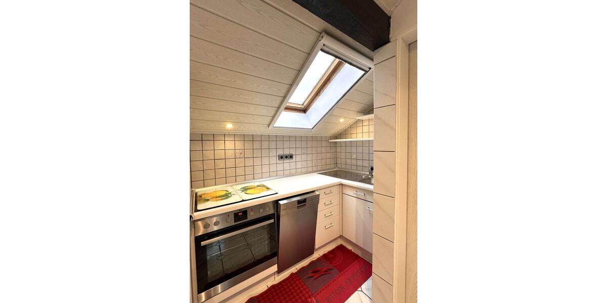 Helle 2-Zimmer Wohnung mit EBK, Einbauschrank, Klima uvm. 2 zimmer