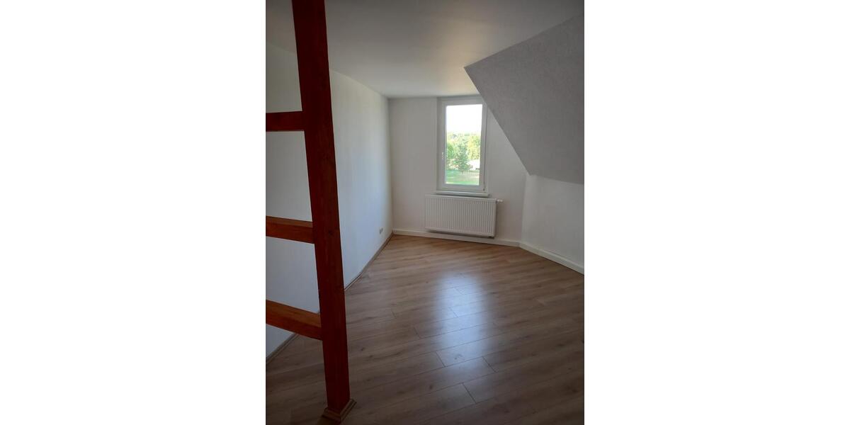 Dachgeschoßwohnung Colditz - 5 Zimmer, 105 m&sup2;, 700&euro; | Angebot:27605625