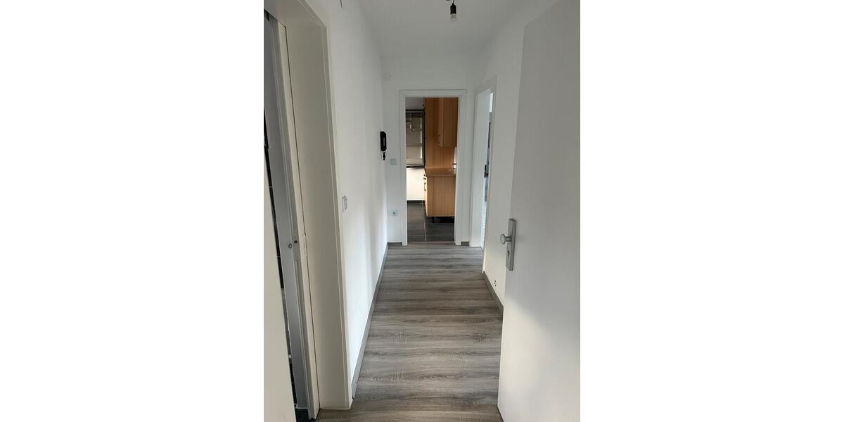 Dachgeschoßwohnung Mühlacker - 3 Zimmer, 90 m&sup2;, 1.200&euro; | Angebot:26612905