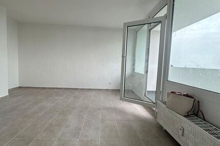 TOP sanierte 2,5 Zimmer Wohnung mit Balkon