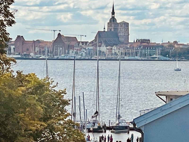 3 Zi. FeWo mit Seeblick u. der Skyline von Stralsund - Wohnen auf Zeit