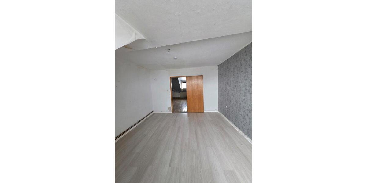 Dachgeschoßwohnung Neunkirchen - 4 Zimmer, 95 m&sup2;, 550&euro; | Angebot:24796284