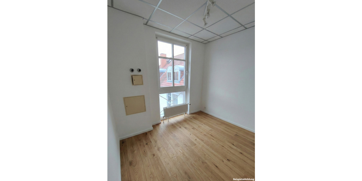 Etagenwohnung Neustrelitz - 4 Zimmer, 105 m&sup2;, 880&euro; | Angebot:25147932