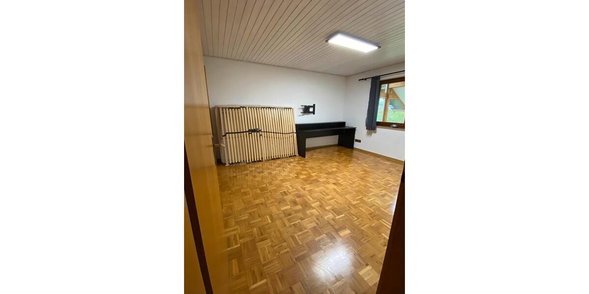 Erdgeschoßwohnung Kirchberg an der Jagst - 3 Zimmer, 140 m&sup2;, 1.100&euro; | Angebot:26623414