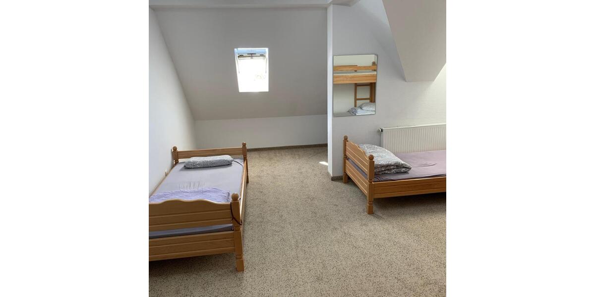 Wohnen auf Zeit Gelsenkirchen Gelsenkirchen-West - 21 Zimmer, 750 m&sup2;, 300&euro; | Angebot:25873393