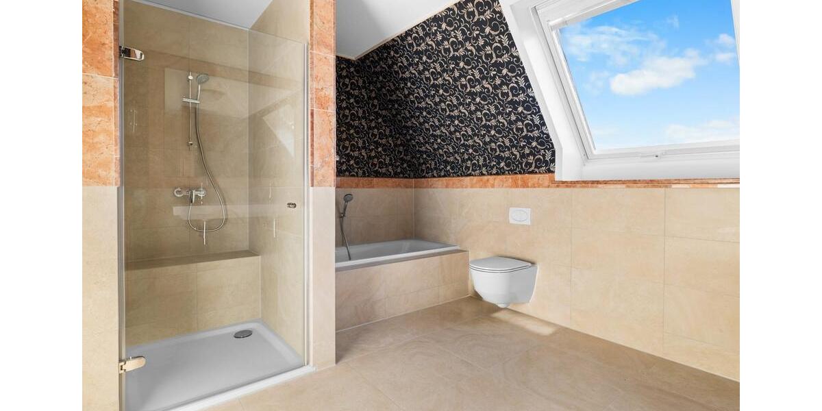 Gartenliebhaber aufgepasst: exklusives EFH mit einzigartigem Garten und Pool in Neusäß-Westheim 6 zimmer