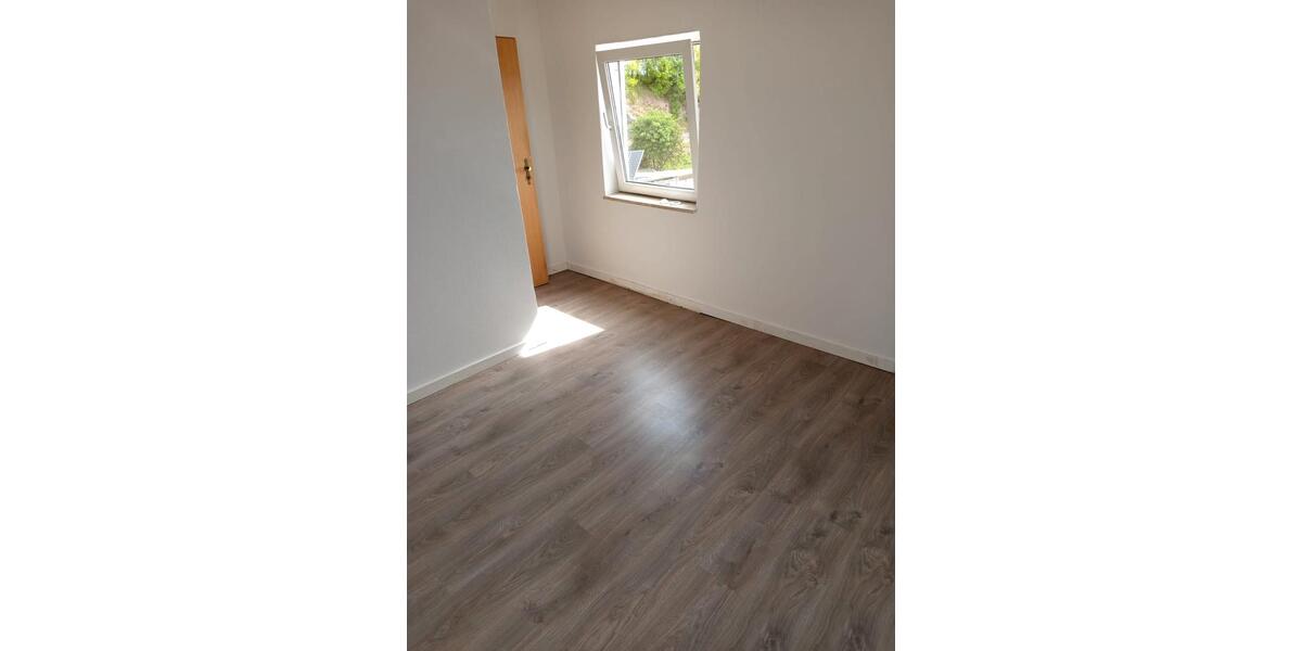 Dachgeschoßwohnung Uehlfeld - 3.5 Zimmer, 75 m&sup2;, 550&euro; | Angebot:26539982