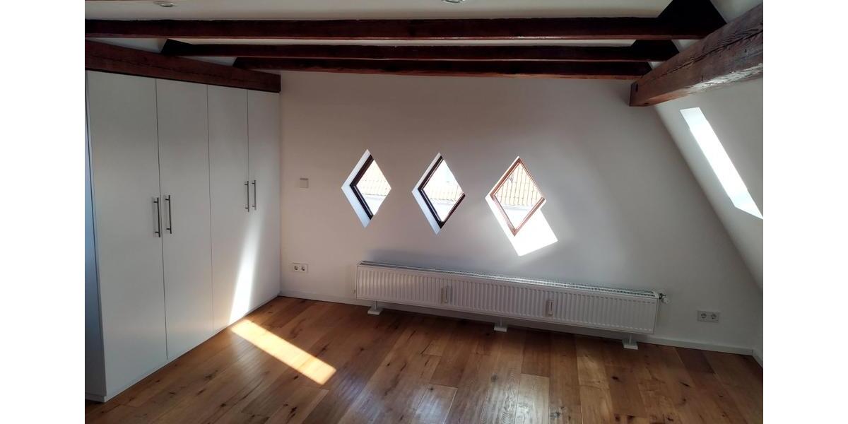 Dachgeschoßwohnung Esslingen am Neckar - 1 Zimmer, 50 m&sup2;, 750&euro; | Angebot:26694108