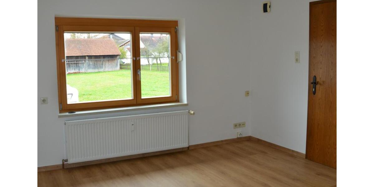 Helle 2-Zimmer-Wohnung in ruhiger Lage zimmer