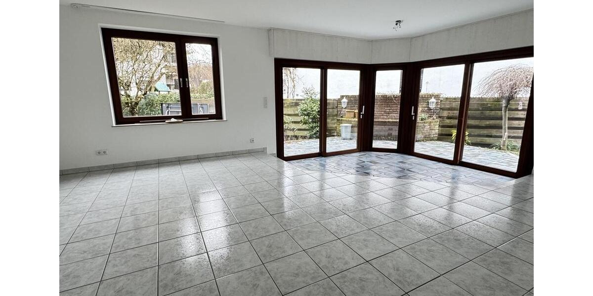 Erdgeschoßwohnung Bergisch Gladbach Paffrath - 4 Zimmer, 109 m&sup2;, 1.450&euro; | Angebot:25271153