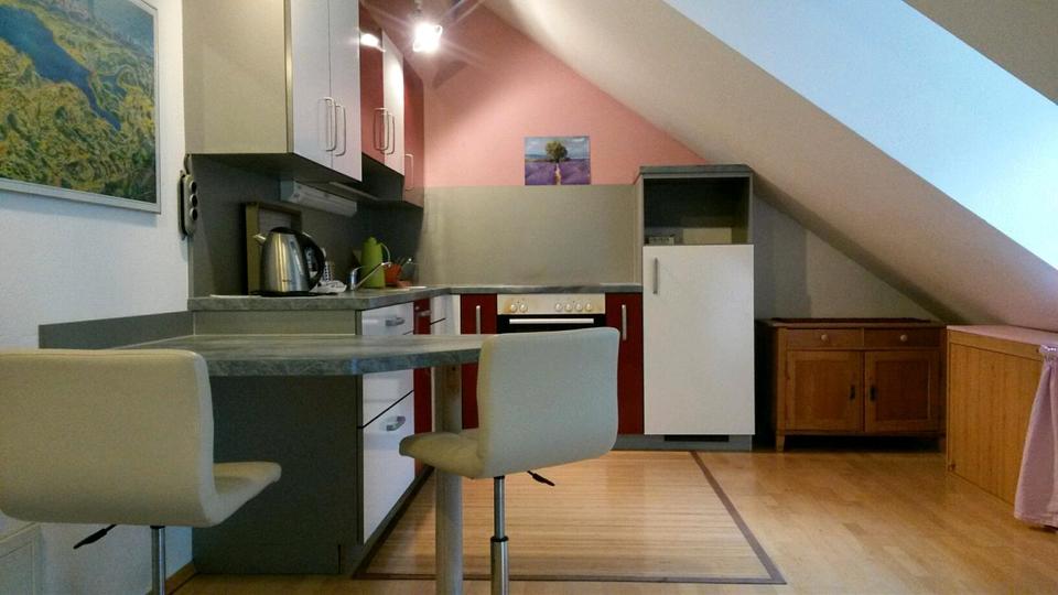 Dachgeschoßwohnung Weingarten - 2 Zimmer, 89 m&sup2;, 1.350&euro; | Angebot:24657063