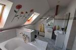L34W4 - Tolle 3-Zimmer - DG-Wohnung in Vierfamilienhaus, Balkon, Gartennutzung zimmer