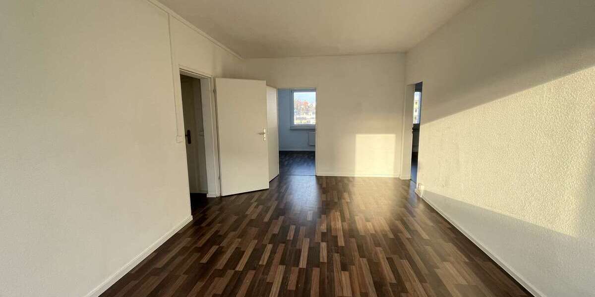 Etagenwohnung Reinsdorf - 6 Zimmer, 112 m&sup2;, 680&euro; | Angebot:24552915