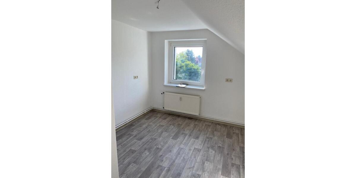 Dachgeschoßwohnung Bad Liebenwerda - 2 Zimmer, 35 m&sup2;, 210&euro; | Angebot:24877594