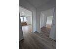 Erstbezug nach Sanierung mit Balkon: Schöne 2,5-Zimmer DG-Wohnung